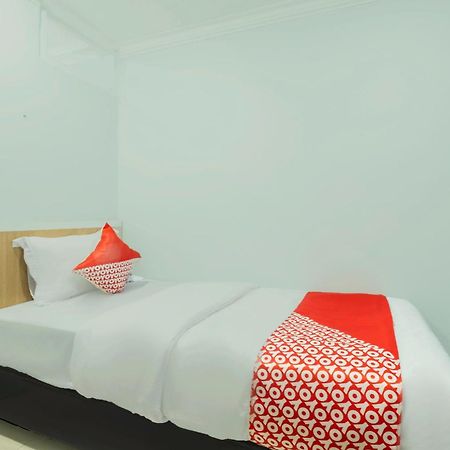 Oyo Living 2195 Al Jazeerah Residence Syariah Bandung Esterno foto