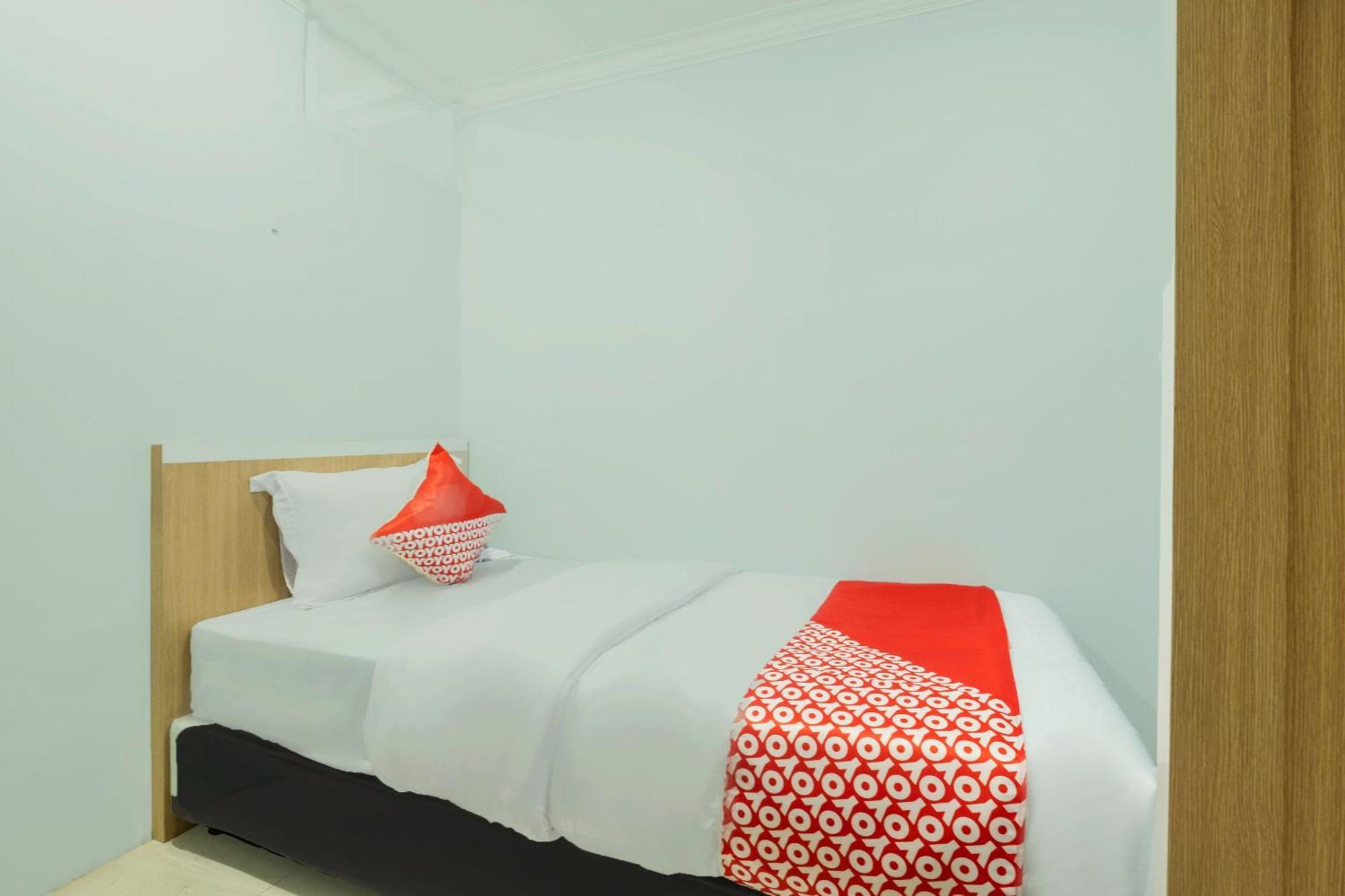 Oyo Living 2195 Al Jazeerah Residence Syariah Bandung Esterno foto