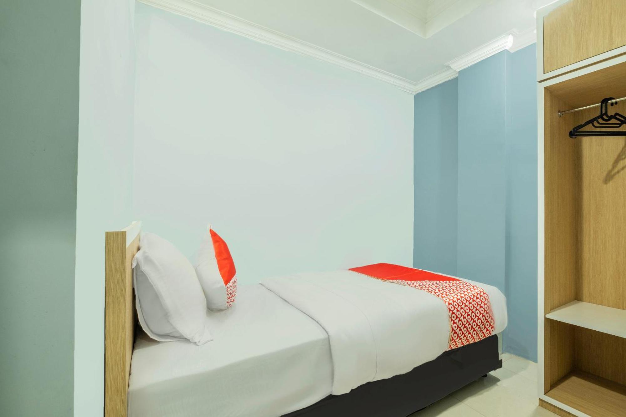 Oyo Living 2195 Al Jazeerah Residence Syariah Bandung Esterno foto